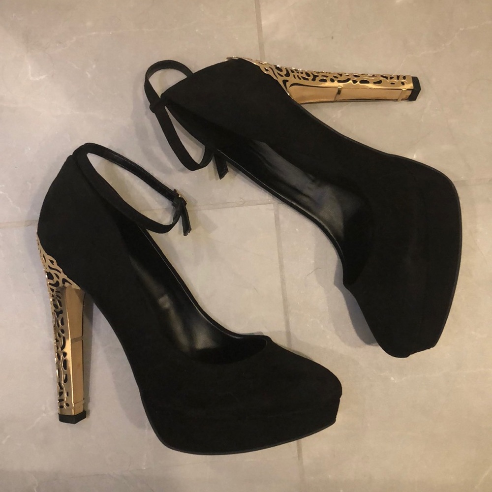 NWOT Black platform high heels size 8